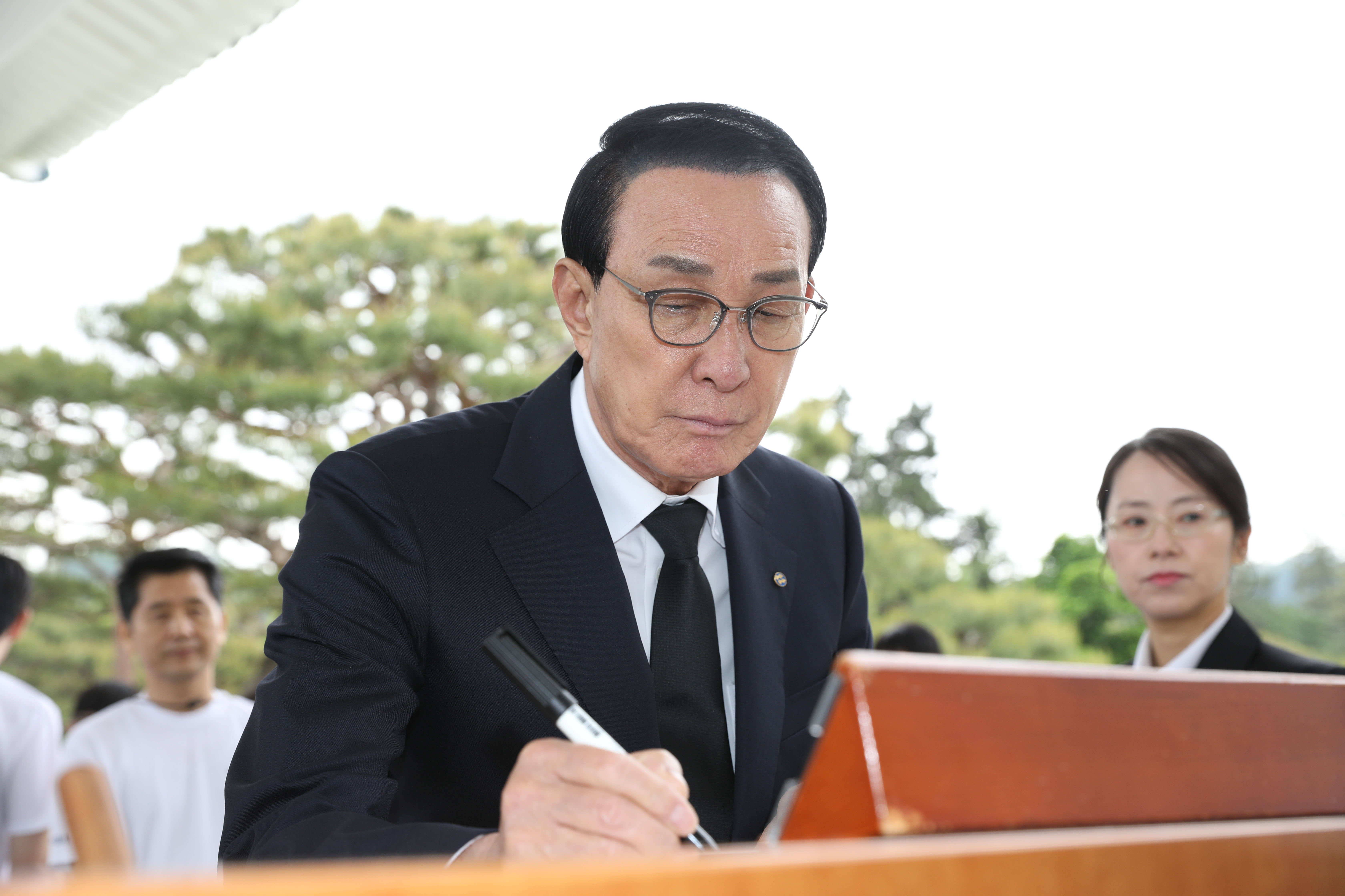 20250519 국립현충원 묘역 정화활동2.jpg 첨부 이미지